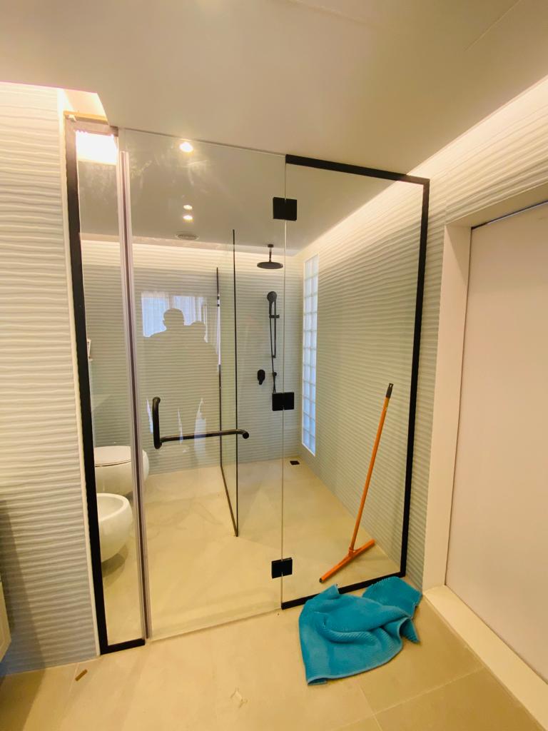 Glass Shower Elegance